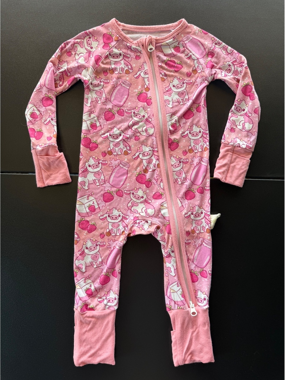 3 Little Dinos Fresa Con Leche Bamboo Zippie 3-6M Strawberry Cow Pajamas